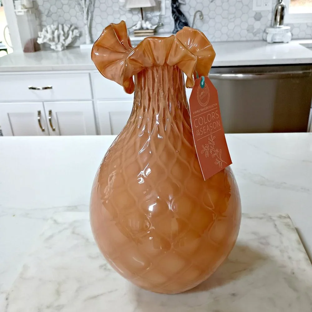 NEW! EXQUISITE RUFFLED TOP Ornate VASE OH MY!